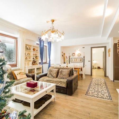Charming 3-Bedroom Apartment Пояна-Брашов Экстерьер фото
