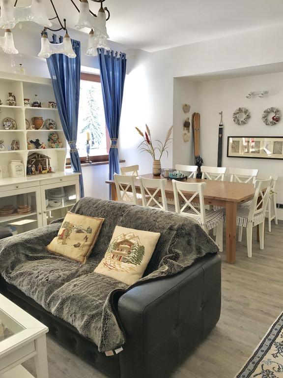 Charming 3-Bedroom Apartment Пояна-Брашов Экстерьер фото