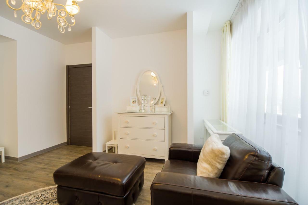 Charming 3-Bedroom Apartment Пояна-Брашов Экстерьер фото