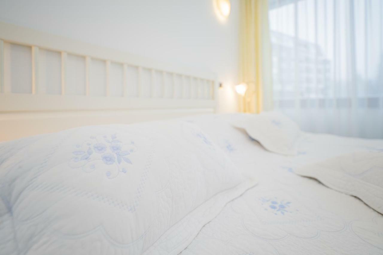 Charming 3-Bedroom Apartment Пояна-Брашов Экстерьер фото